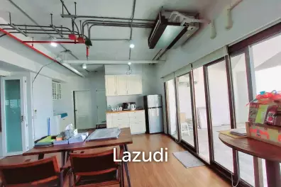 130 sqm High Floor 2 Bed Condo at State Tower Si Lom Bangkok