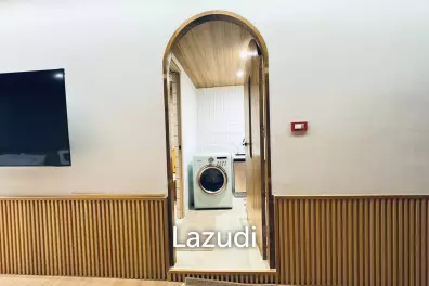 63 sqm modern 2 bedroom condo on 34th floor State Tower Si Lom Bangkok