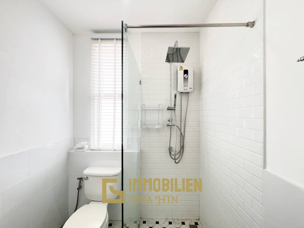 300 qm Wohnfläche / komplett möbliert / 3 Schlafzimmer + 4 Badezimmer