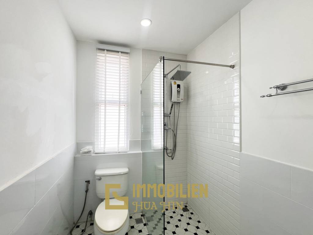 300 qm Wohnfläche / komplett möbliert / 3 Schlafzimmer + 4 Badezimmer