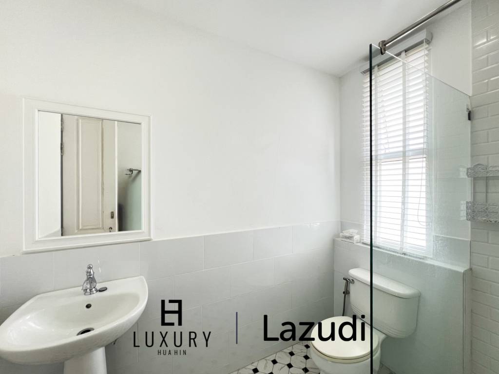 300 sqm 3 Bedroom Villa with Private Pool in  Hua Hin