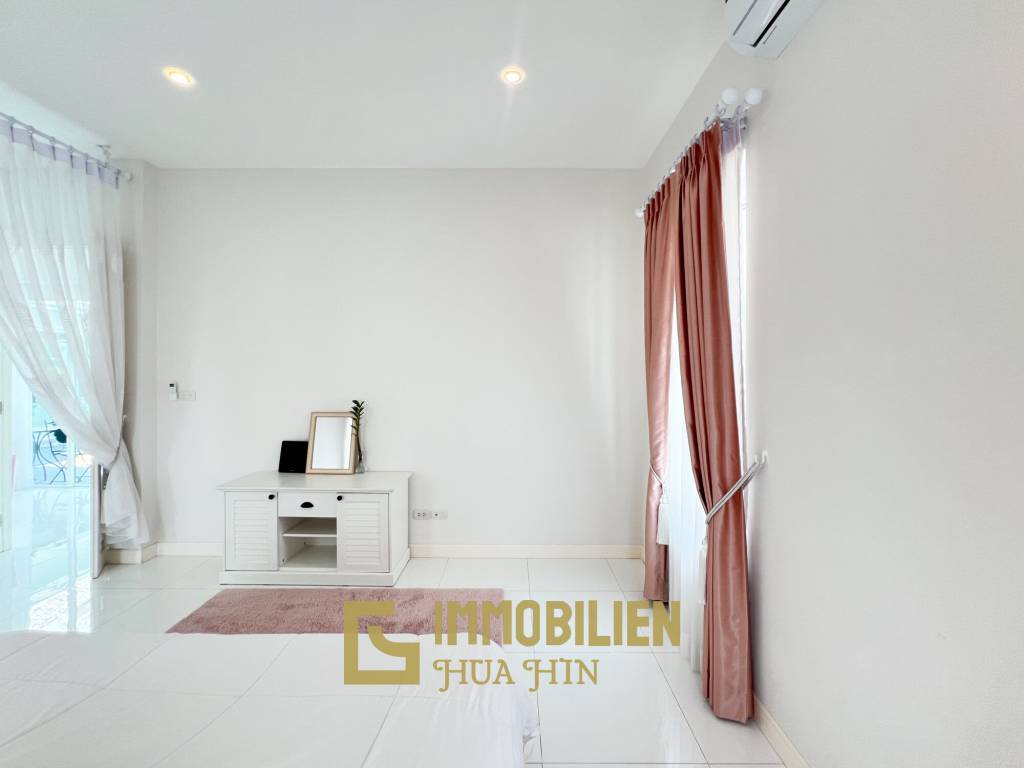 300 qm Wohnfläche / komplett möbliert / 3 Schlafzimmer + 4 Badezimmer