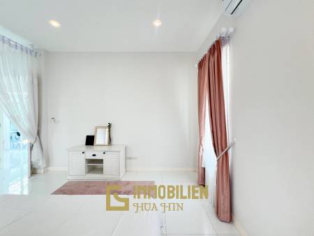 300 qm Wohnfläche / komplett möbliert / 3 Schlafzimmer + 4 Badezimmer