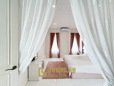 300 qm Wohnfläche / komplett möbliert / 3 Schlafzimmer + 4 Badezimmer