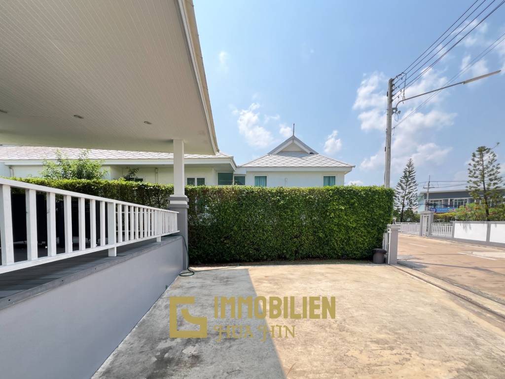 300 qm Wohnfläche / komplett möbliert / 3 Schlafzimmer + 4 Badezimmer