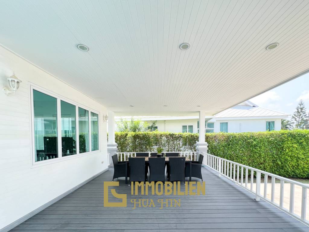 300 qm Wohnfläche / komplett möbliert / 3 Schlafzimmer + 4 Badezimmer