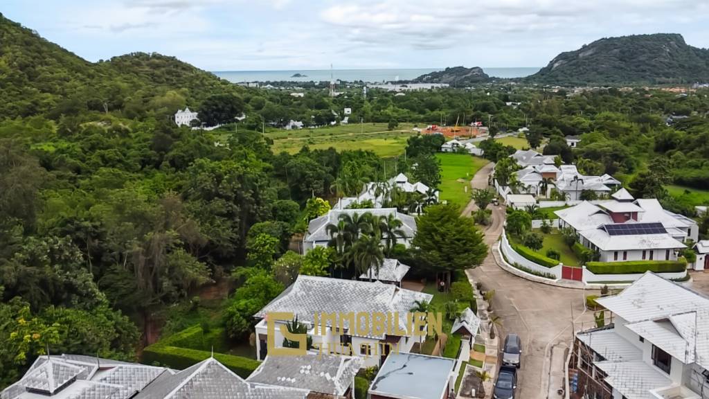 840 qm Grundstück / einladende Holzterrasse / edle Holzböden