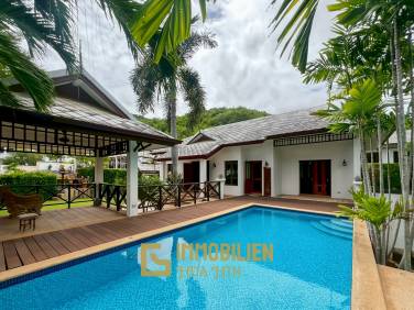 840 qm Grundstück / einladende Holzterrasse / edle Holzböden