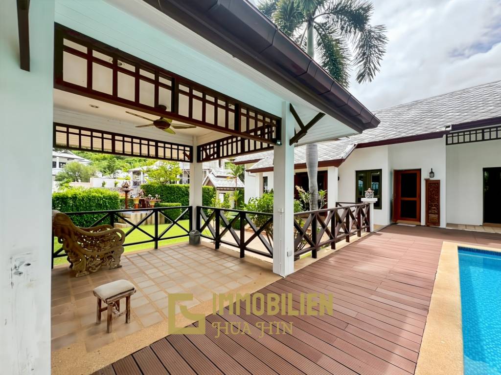 840 qm Grundstück / einladende Holzterrasse / edle Holzböden