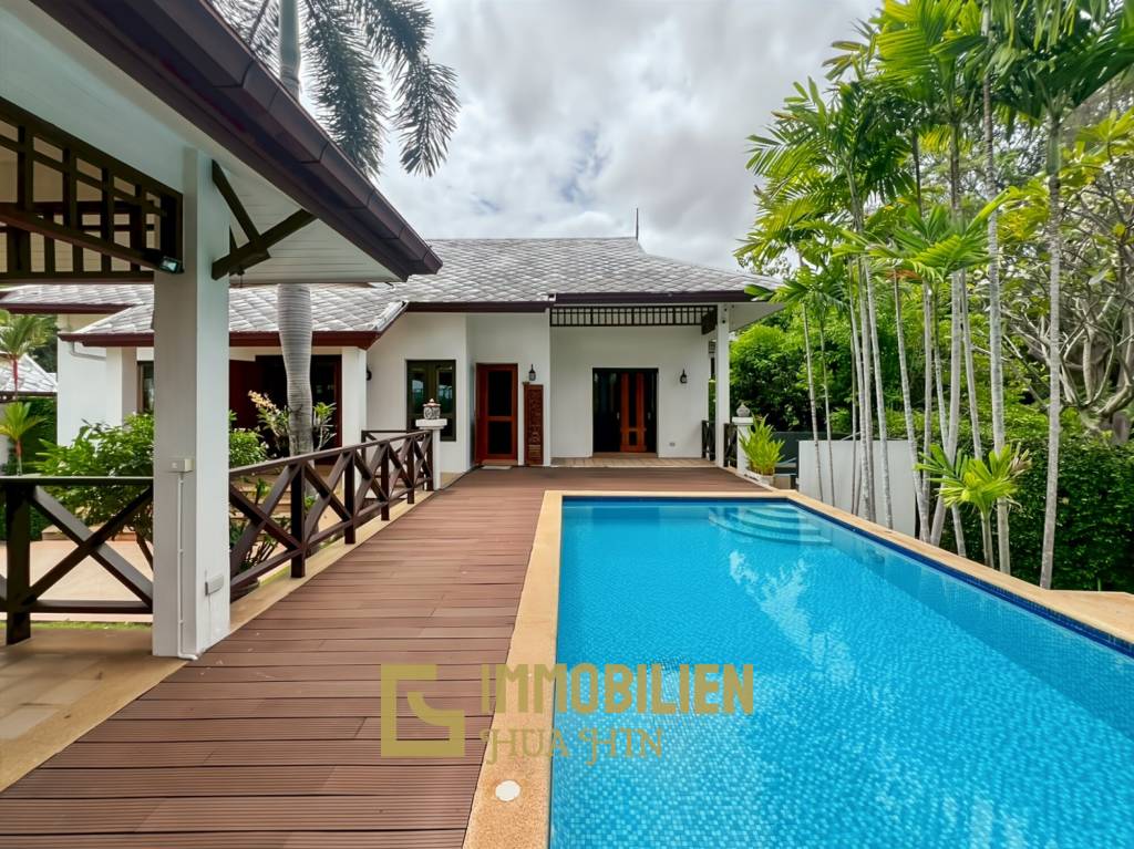 840 qm Grundstück / einladende Holzterrasse / edle Holzböden