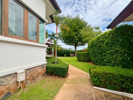 840 qm Grundstück / einladende Holzterrasse / edle Holzböden