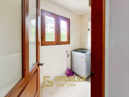 840 qm Grundstück / einladende Holzterrasse / edle Holzböden