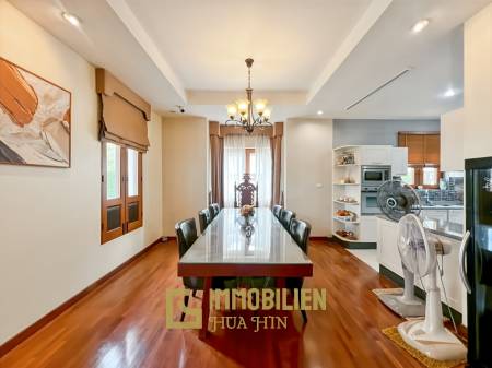 840 qm Grundstück / einladende Holzterrasse / edle Holzböden