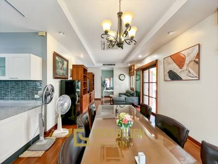 840 qm Grundstück / einladende Holzterrasse / edle Holzböden