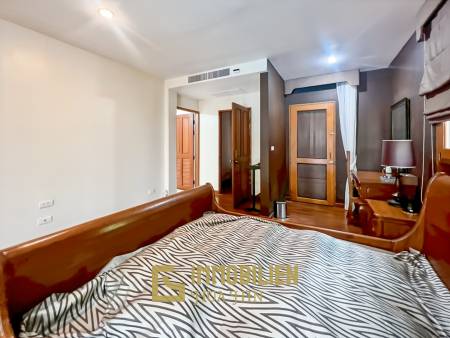 840 qm Grundstück / einladende Holzterrasse / edle Holzböden