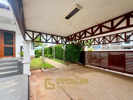 840 qm Grundstück / einladende Holzterrasse / edle Holzböden