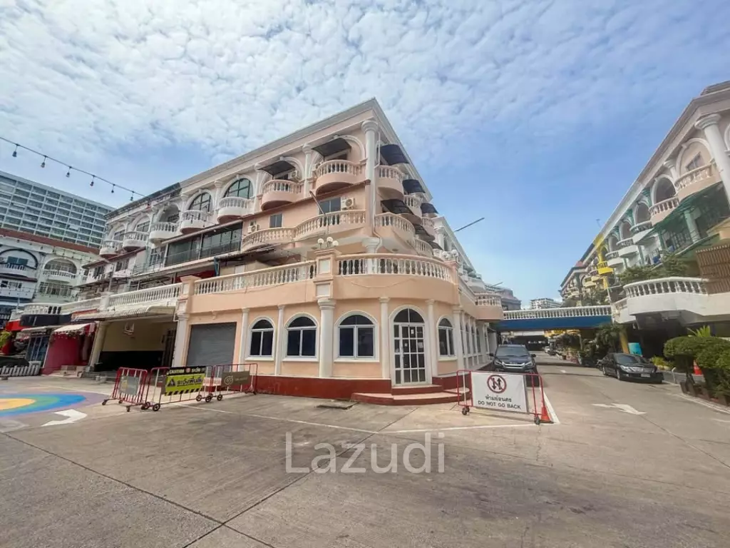 Prime 4-Story Commercial Building in Jomtien, Pattaya