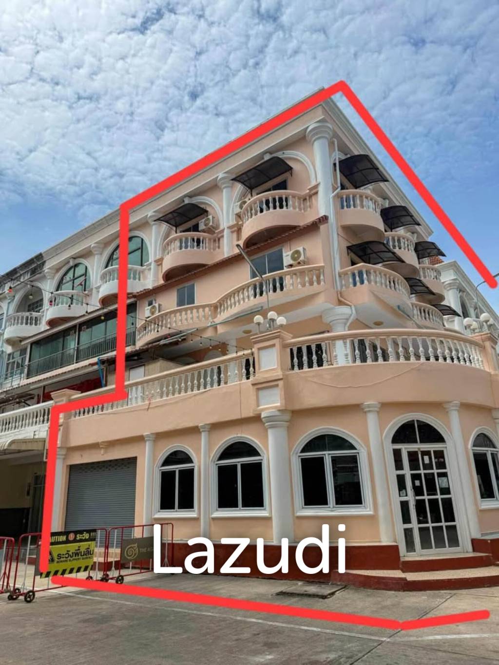 Prime 4-Story Commercial Building in Jomtien, Pattaya