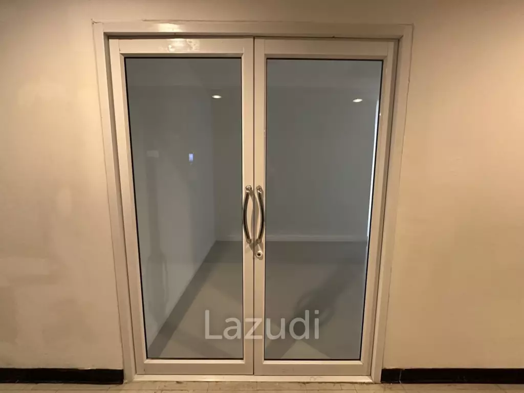 94 sqm modern office in Sino-Thai Tower Khlong Toei Nuea Bangkok