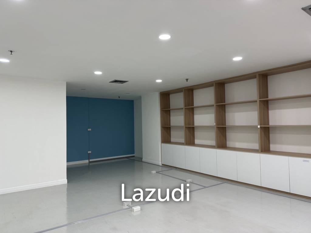 94 sqm modern office in Sino-Thai Tower Khlong Toei Nuea Bangkok