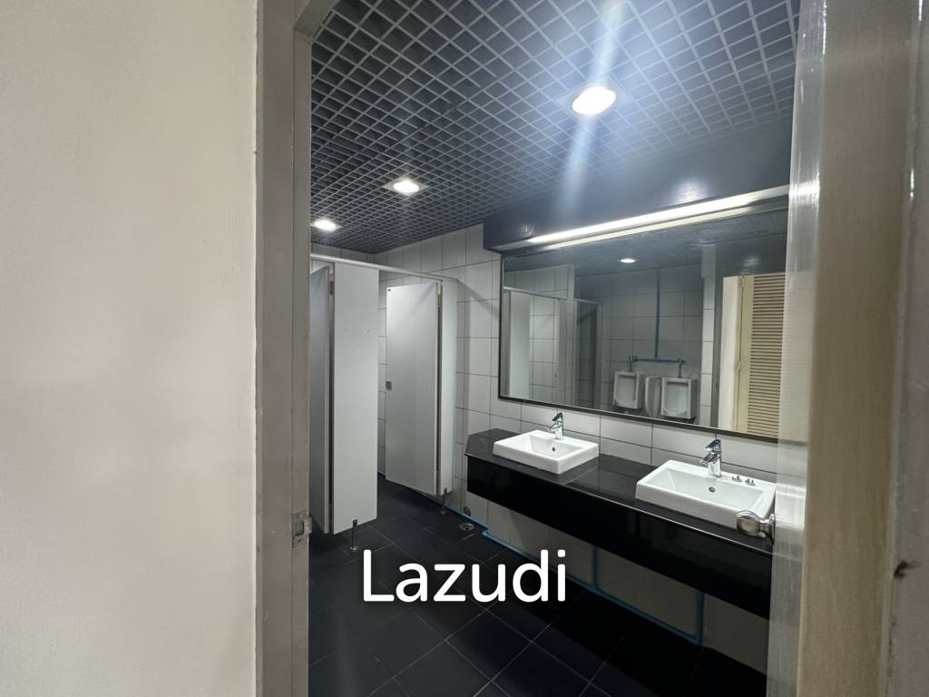 94 sqm modern office in Sino-Thai Tower Khlong Toei Nuea Bangkok