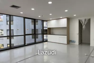 94 sqm modern office in Sino-Thai Tower Khlong Toei Nuea Bangkok