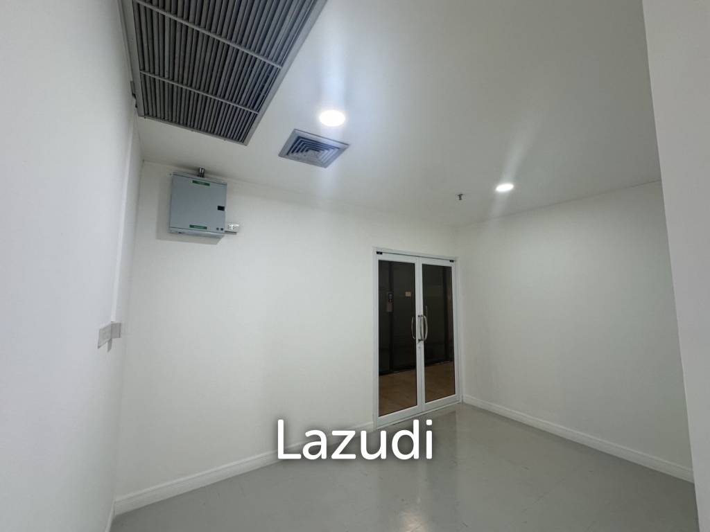 94 sqm modern office in Sino-Thai Tower Khlong Toei Nuea Bangkok
