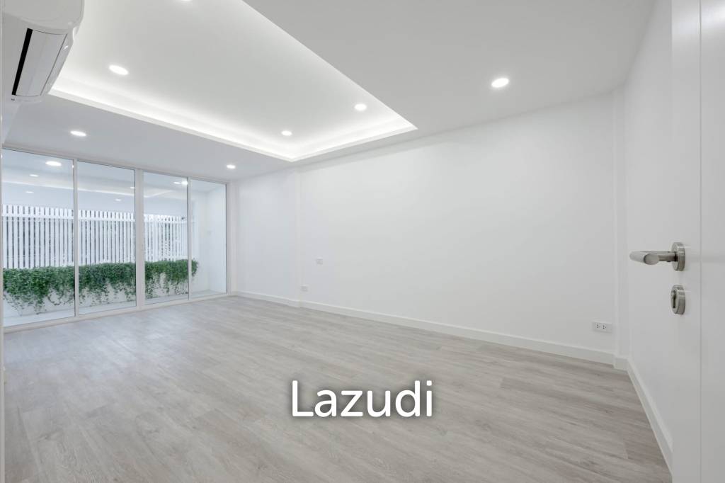 4 Bed 4 Bath Townhouse For Sale at Pridi 42