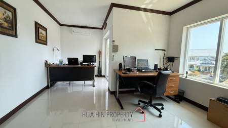 RESORT-STYLE PRIVATE POOL VILLA ON A SPACIOUS PLOT HUA HIN-CHA AM
