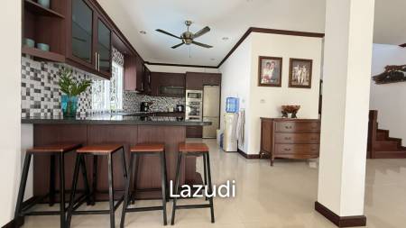 RESORT-STYLE PRIVATE POOL VILLA ON A SPACIOUS PLOT HUA HIN-CHA AM