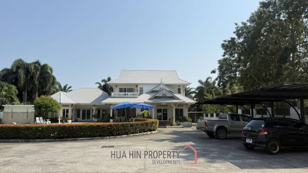RESORT-STYLE PRIVATE POOL VILLA ON A SPACIOUS PLOT HUA HIN-CHA AM