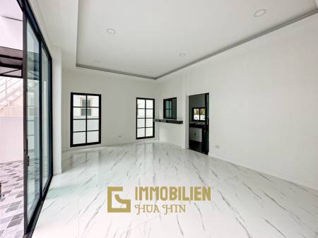 privater Pool / 3 Schlafzimmer + 3 Bäder / kompakte Küche