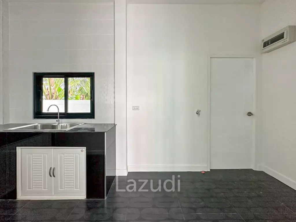 Modern 200 sqm 3-Bed Pool Villa in Hin Lek Fai