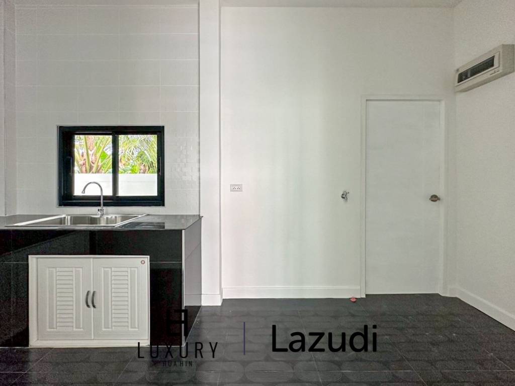 Modern 200 sqm 3-Bed Pool Villa in Hin Lek Fai