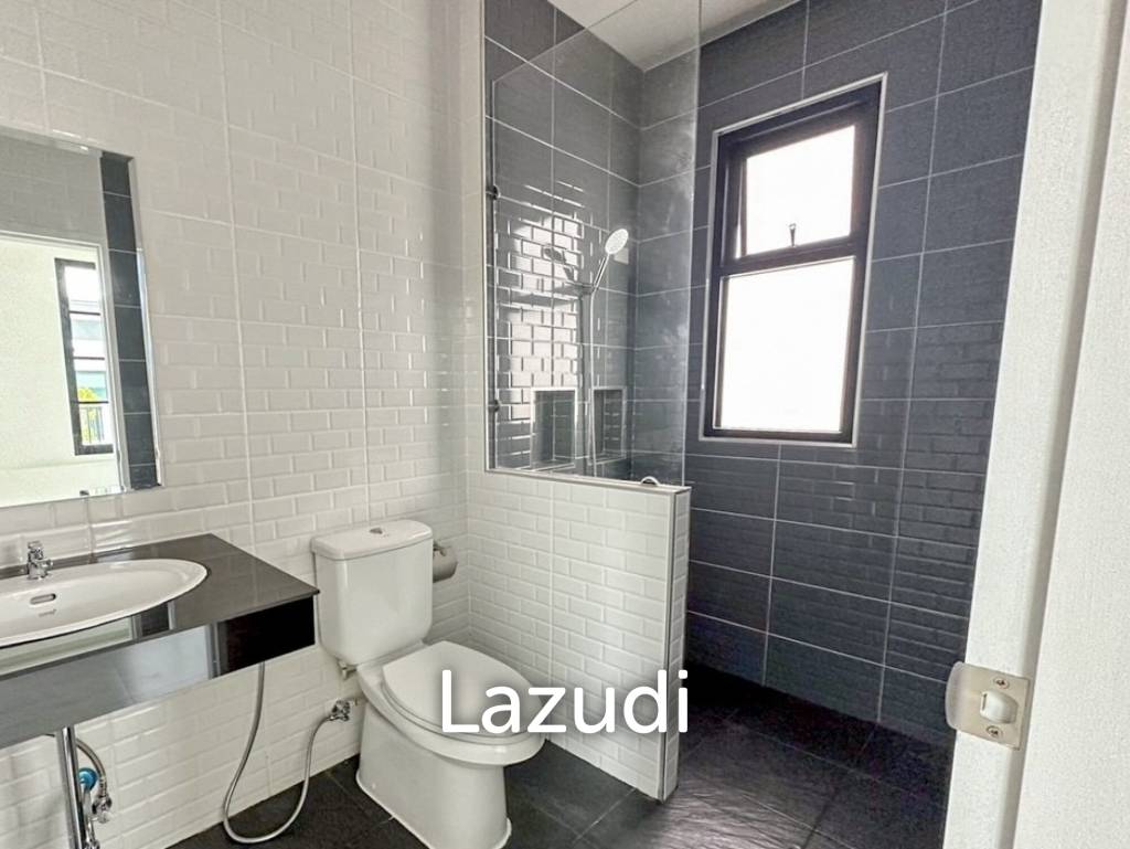 Modern 200 sqm 3-Bed Pool Villa in Hin Lek Fai