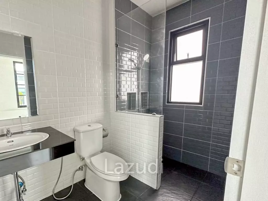 Modern 200 sqm 3-Bed Pool Villa in Hin Lek Fai