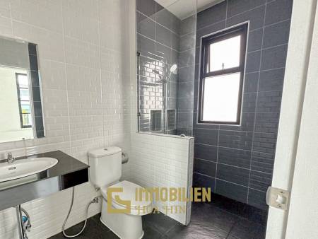 privater Pool / 3 Schlafzimmer + 3 Bäder / kompakte Küche