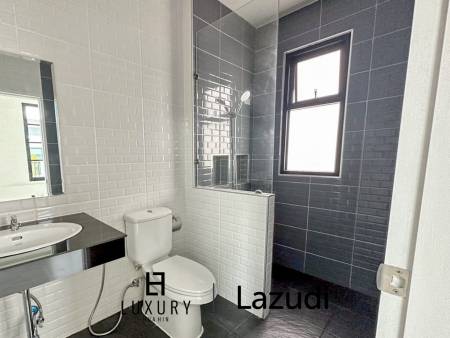 Modern 200 sqm 3-Bed Pool Villa in Hin Lek Fai