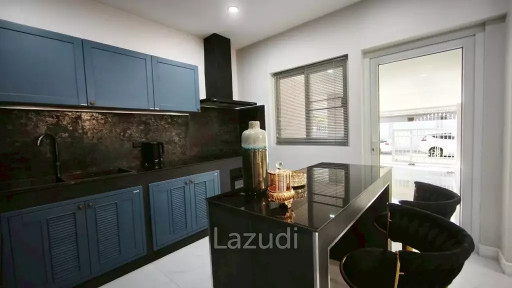 4 Bedroom 4 Bathroom 250 SQ.M. Pattaya Lagoon Resort