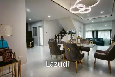 4 Bedroom 4 Bathroom 250 SQ.M. Pattaya Lagoon Resort