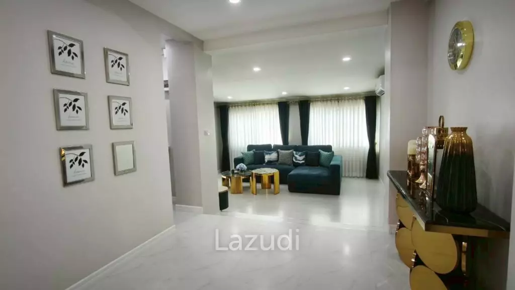 4 Bedroom 4 Bathroom 250 SQ.M. Pattaya Lagoon Resort