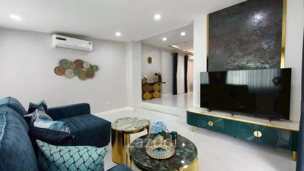 4 Bedroom 4 Bathroom 250 SQ.M. Pattaya Lagoon Resort