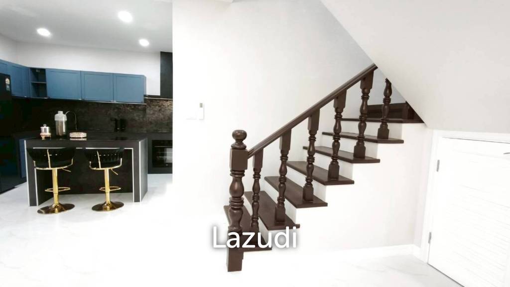 4 Bedroom 4 Bathroom 250 SQ.M. Pattaya Lagoon Resort