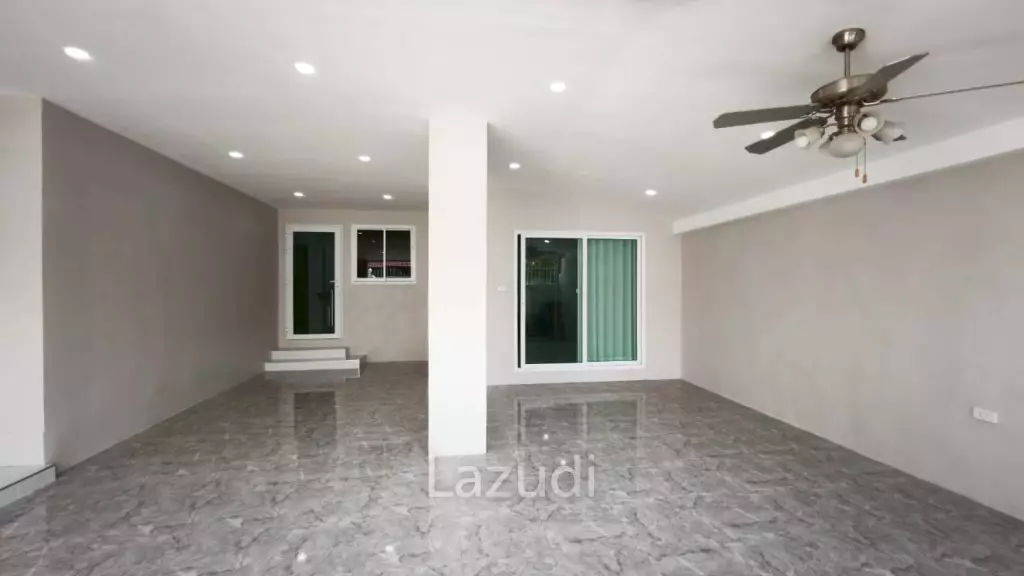4 Bedroom 4 Bathroom 250 SQ.M. Pattaya Lagoon Resort