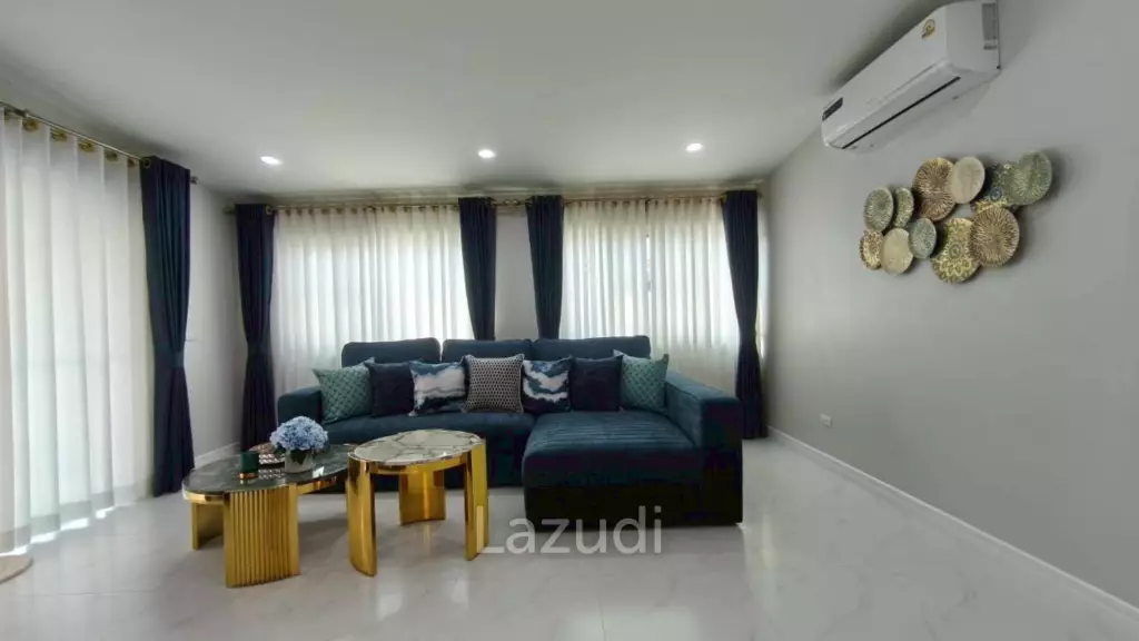 4 Bedroom 4 Bathroom 250 SQ.M. Pattaya Lagoon Resort