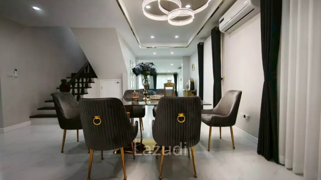 4 Bedroom 4 Bathroom 250 SQ.M. Pattaya Lagoon Resort
