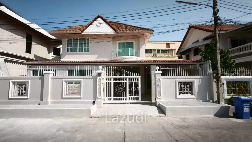 4 Bedroom 4 Bathroom 250 SQ.M. Pattaya Lagoon Resort