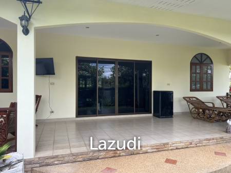 Beautiful 2-bedroom house with large land plot and garden