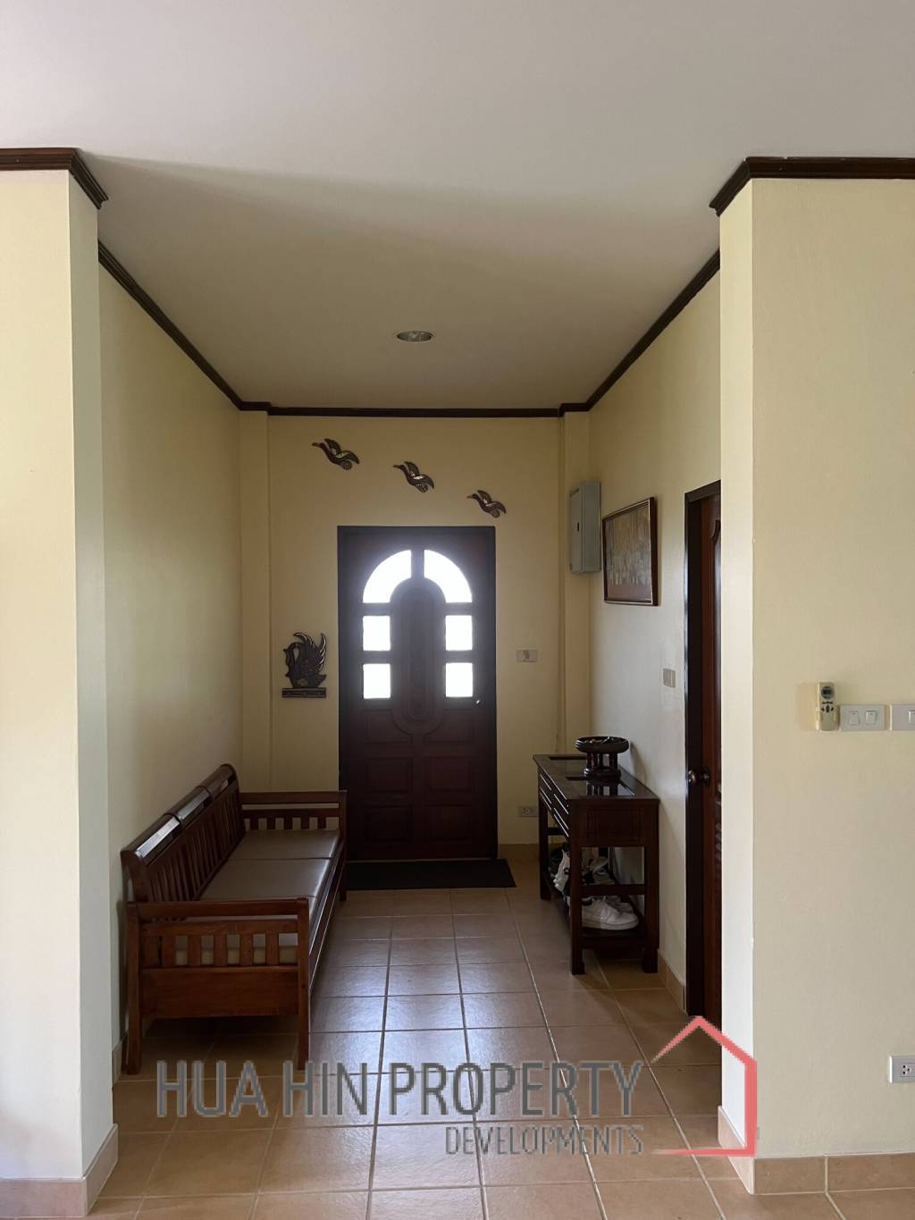 Beautiful 2-bedroom house with large land plot and garden