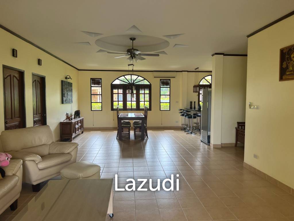 Beautiful 2-bedroom house with large land plot and garden